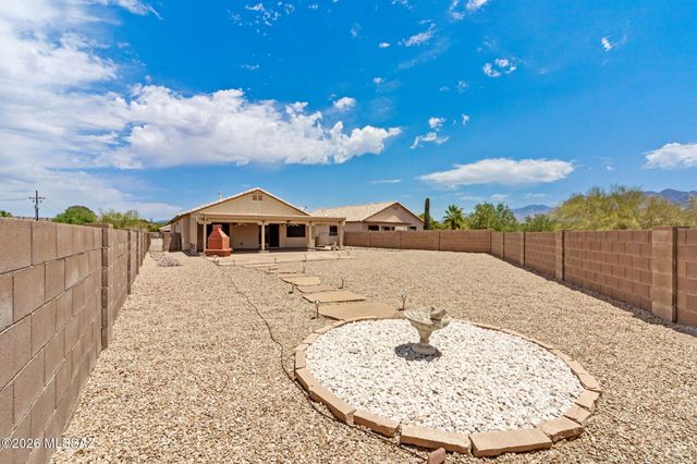 7700 N Sun Flair Drive, Tucson, AZ 85741