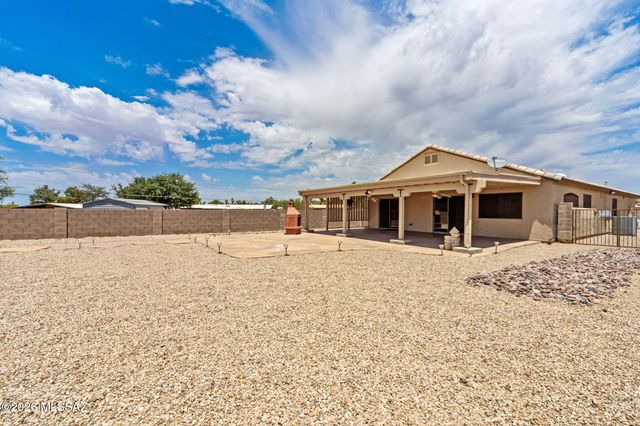7700 N Sun Flair Drive, Tucson, AZ 85741