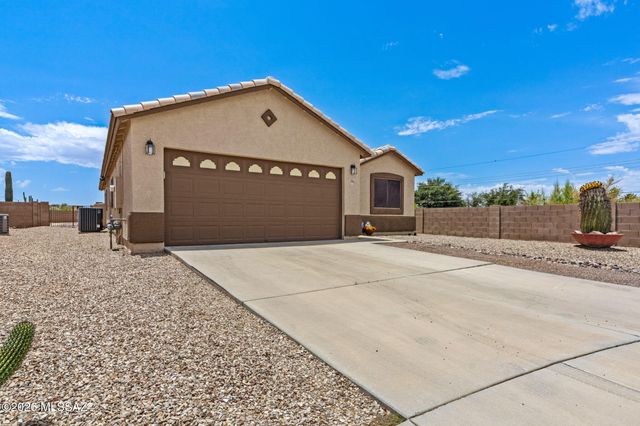 7700 N Sun Flair Drive, Tucson, AZ 85741