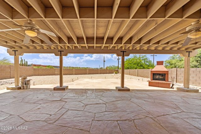 7700 N Sun Flair Drive, Tucson, AZ 85741