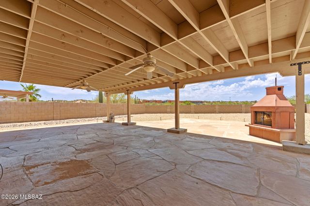 7700 N Sun Flair Drive, Tucson, AZ 85741