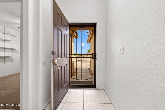 7700 N Sun Flair Drive, Tucson, AZ 85741