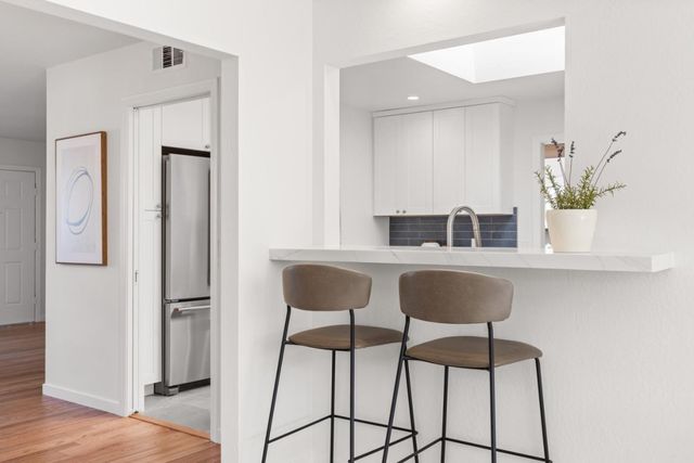 41 Maple Way, San Carlos, CA 94070