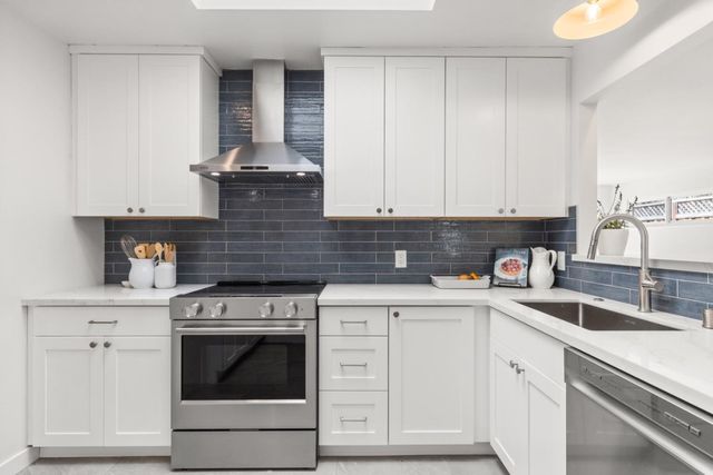 41 Maple Way, San Carlos, CA 94070