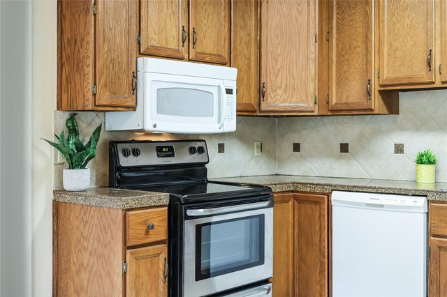45 Oaks PL, Lago Vista, TX 78645