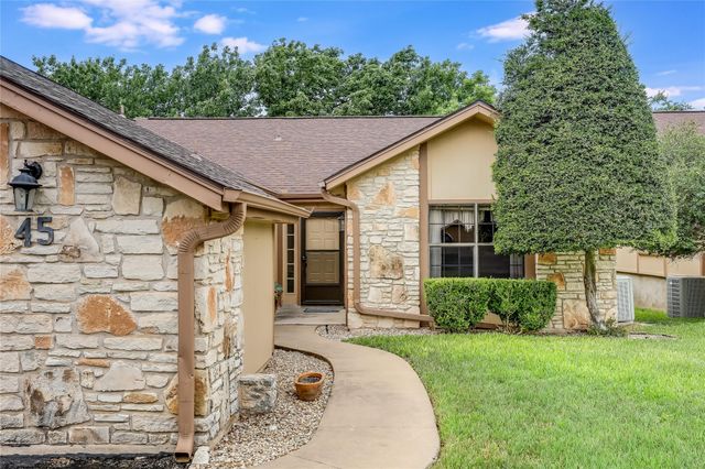 45 Oaks PL, Lago Vista, TX 78645
