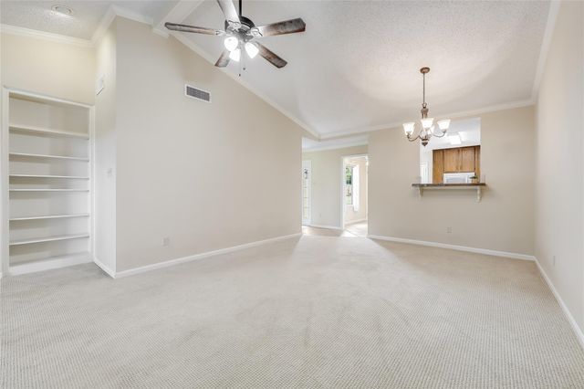 45 Oaks PL, Lago Vista, TX 78645