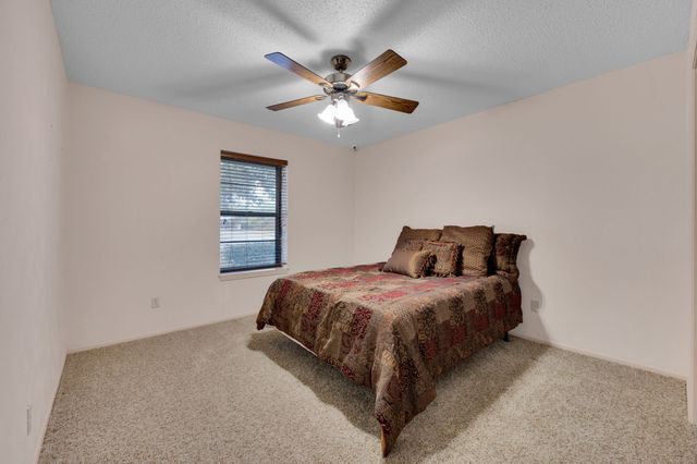 100 Delmore Drive, Hillsboro, TX 76645