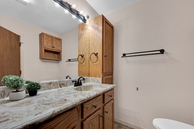 100 Delmore Drive, Hillsboro, TX 76645