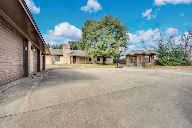 100 Delmore Drive, Hillsboro, TX 76645