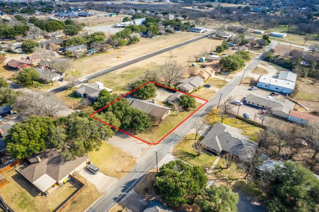 100 Delmore Drive, Hillsboro, TX 76645