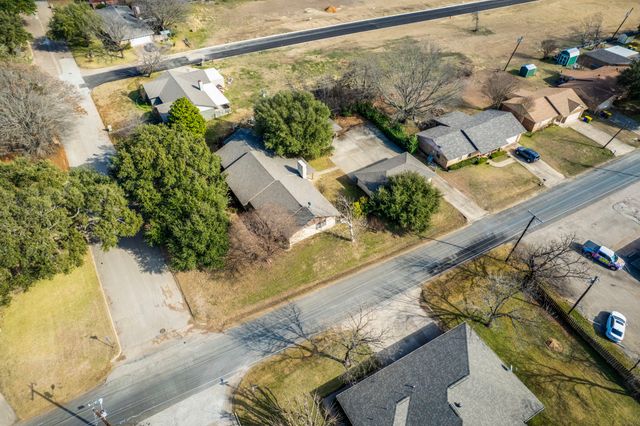 100 Delmore Drive, Hillsboro, TX 76645