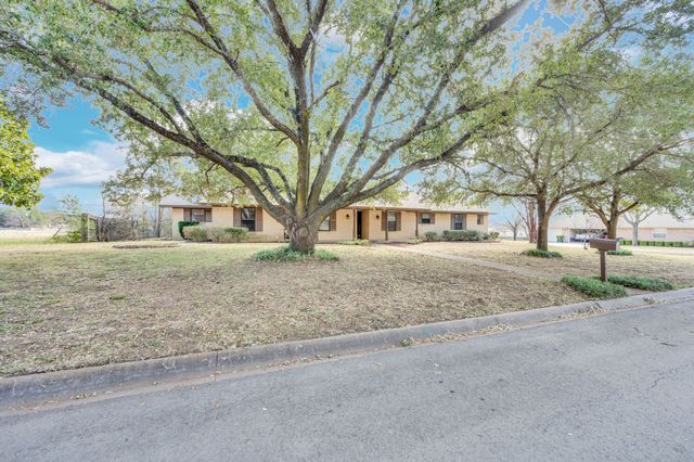 100 Delmore Drive, Hillsboro, TX 76645