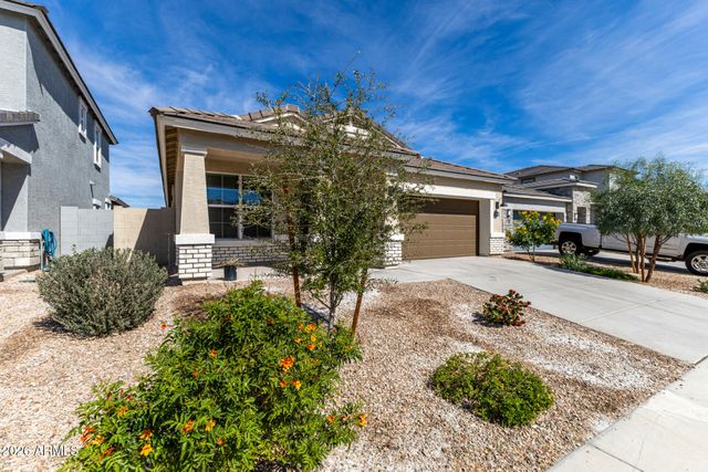 17628 W MISSION Lane, Waddell, AZ 85355