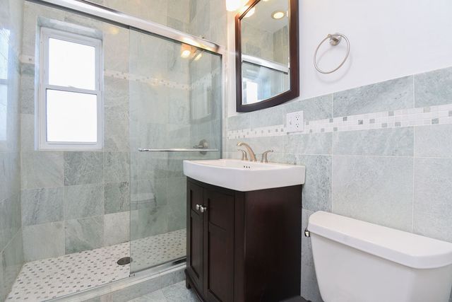 1322 W Winona Street 3S, Chicago, IL 60640