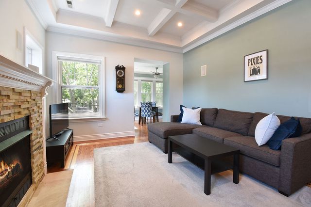 1322 W Winona Street 3S, Chicago, IL 60640