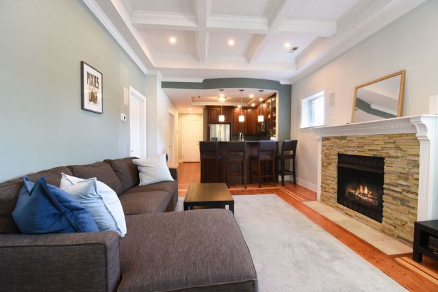 1322 W Winona Street 3S, Chicago, IL 60640
