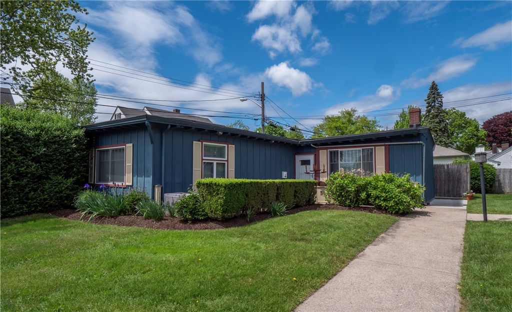 203 Fenner Avenue 5, Middletown, RI 02842