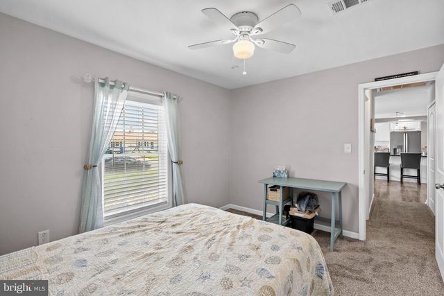 29 FAVORED LN, Levittown, PA 19055