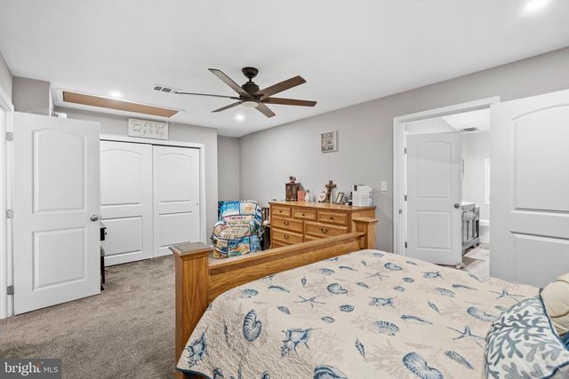 29 FAVORED LN, Levittown, PA 19055