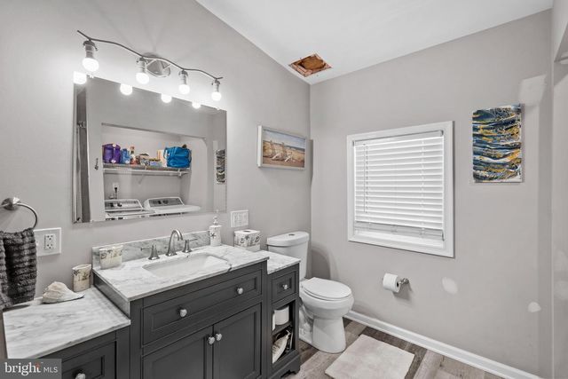 29 FAVORED LN, Levittown, PA 19055