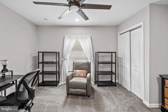 29 FAVORED LN, Levittown, PA 19055