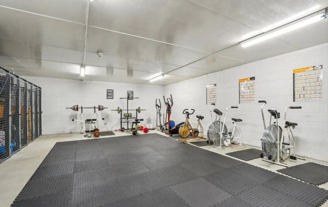 1S045 Spring Road 1D, Oakbrook Terrace, IL 60181