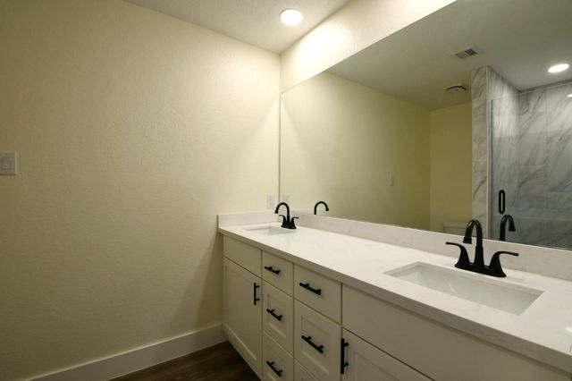 1219 Pecan Glen Drive, Missouri City, TX 77489