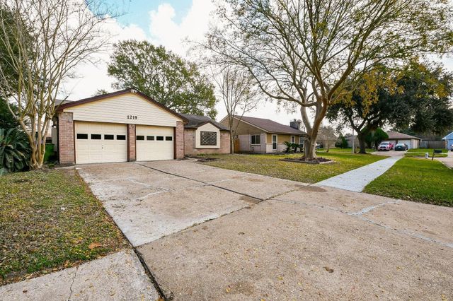 1219 Pecan Glen Drive, Missouri City, TX 77489