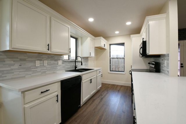 1219 Pecan Glen Drive, Missouri City, TX 77489