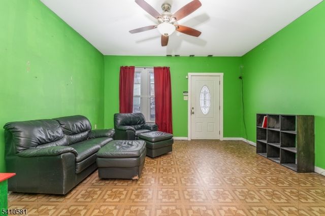 12 Brainard St, Phillipsburg Town, NJ 08865