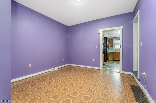 12 Brainard St, Phillipsburg Town, NJ 08865