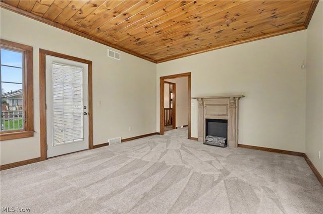 268 S Bayshore Drive, Columbiana, OH 44408