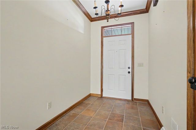 268 S Bayshore Drive, Columbiana, OH 44408