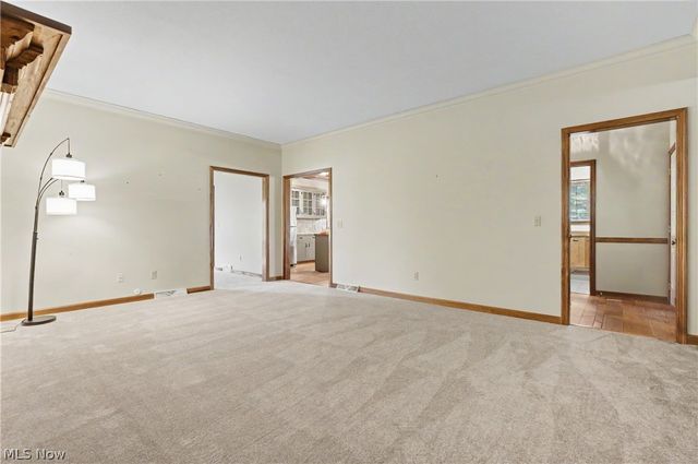 268 S Bayshore Drive, Columbiana, OH 44408