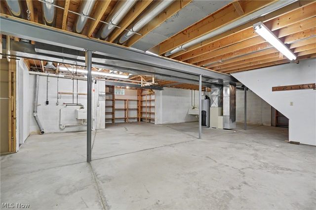 268 S Bayshore Drive, Columbiana, OH 44408