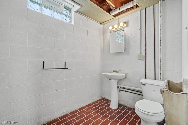 268 S Bayshore Drive, Columbiana, OH 44408