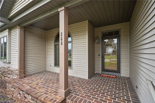 268 S Bayshore Drive, Columbiana, OH 44408