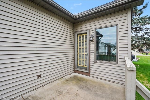 268 S Bayshore Drive, Columbiana, OH 44408