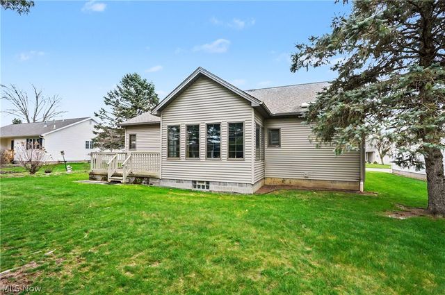 268 S Bayshore Drive, Columbiana, OH 44408