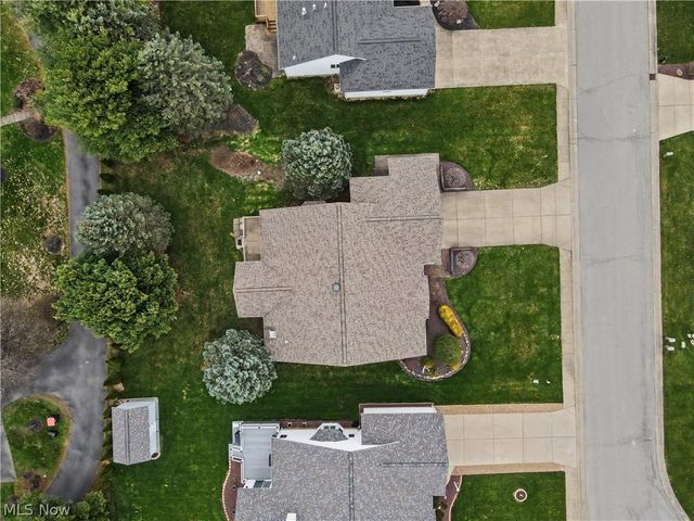 268 S Bayshore Drive, Columbiana, OH 44408