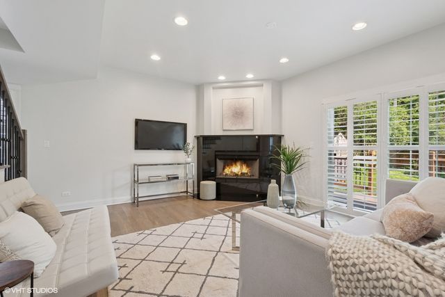 1635 Elder Lane, Northfield, IL 60093