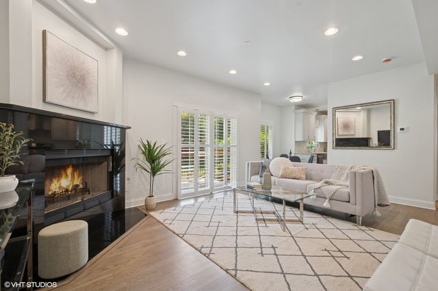 1635 Elder Lane, Northfield, IL 60093