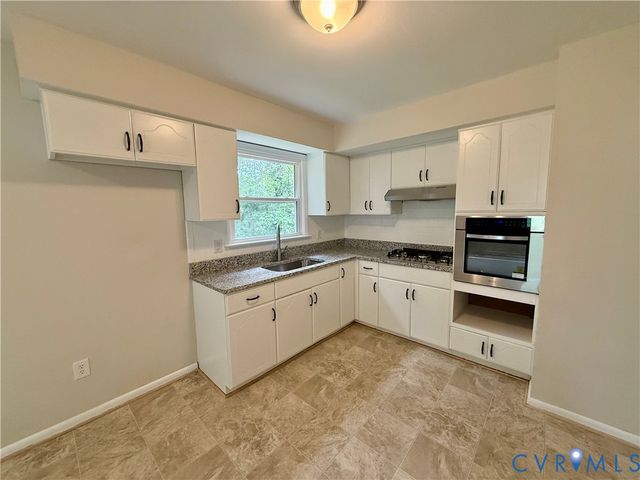 2346 Maclin Cir, Hopewell, VA 23860