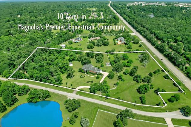 15203 Wildwood Circle, Magnolia, TX 77354