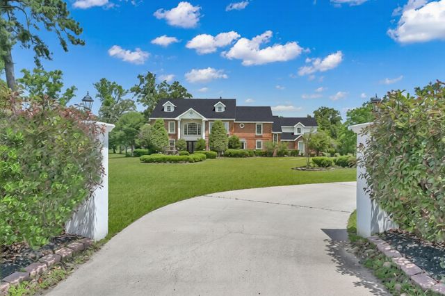 15203 Wildwood Circle, Magnolia, TX 77354