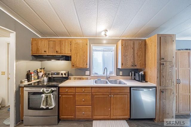 2374 N Pinewood Drive, Idaho Falls, ID 83401