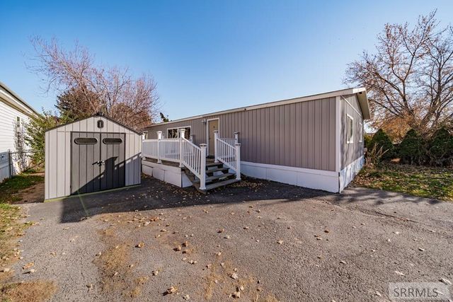 2374 N Pinewood Drive, Idaho Falls, ID 83401
