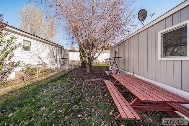 2374 N Pinewood Drive, Idaho Falls, ID 83401