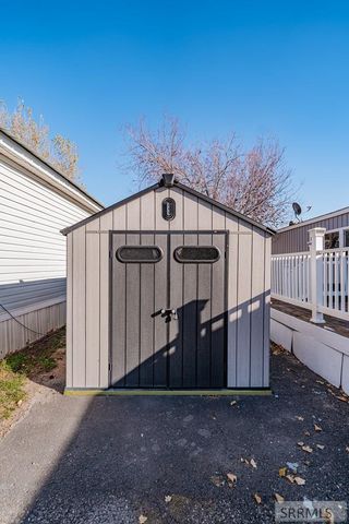 2374 N Pinewood Drive, Idaho Falls, ID 83401